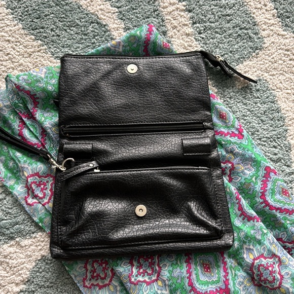 KENNETH COLE BLACK WRISLET - Picture 2 of 6